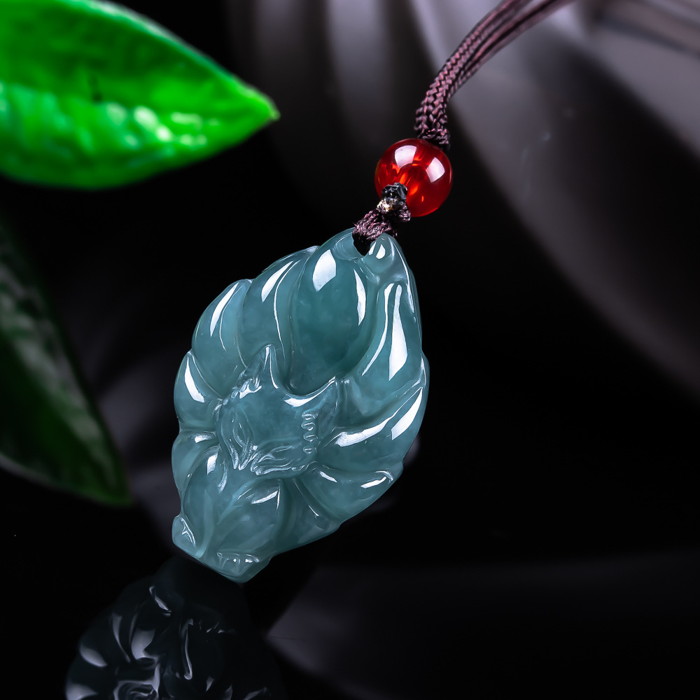 Women Accessories Products - Collier pendentif renard en jadéite birmane