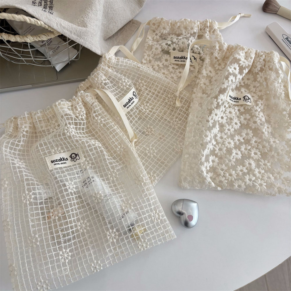 Women Accessories Products - Pochette de rangement en dentelle brodée
