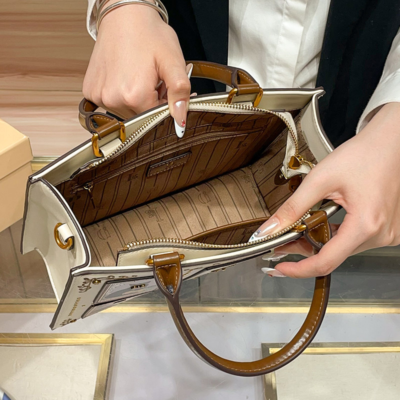 Nouveau Sac Fourre-tout en Cui - Women Accessories Business avis et prix